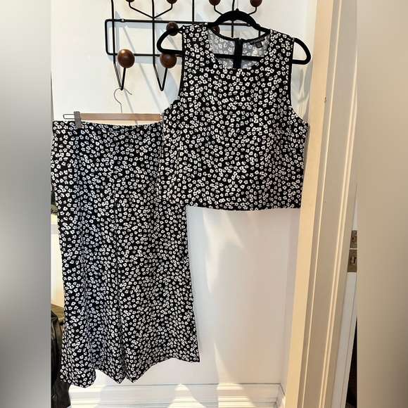 Flowy Wide Leg Floral 2 pc Matching Set - Picture 1 of 5